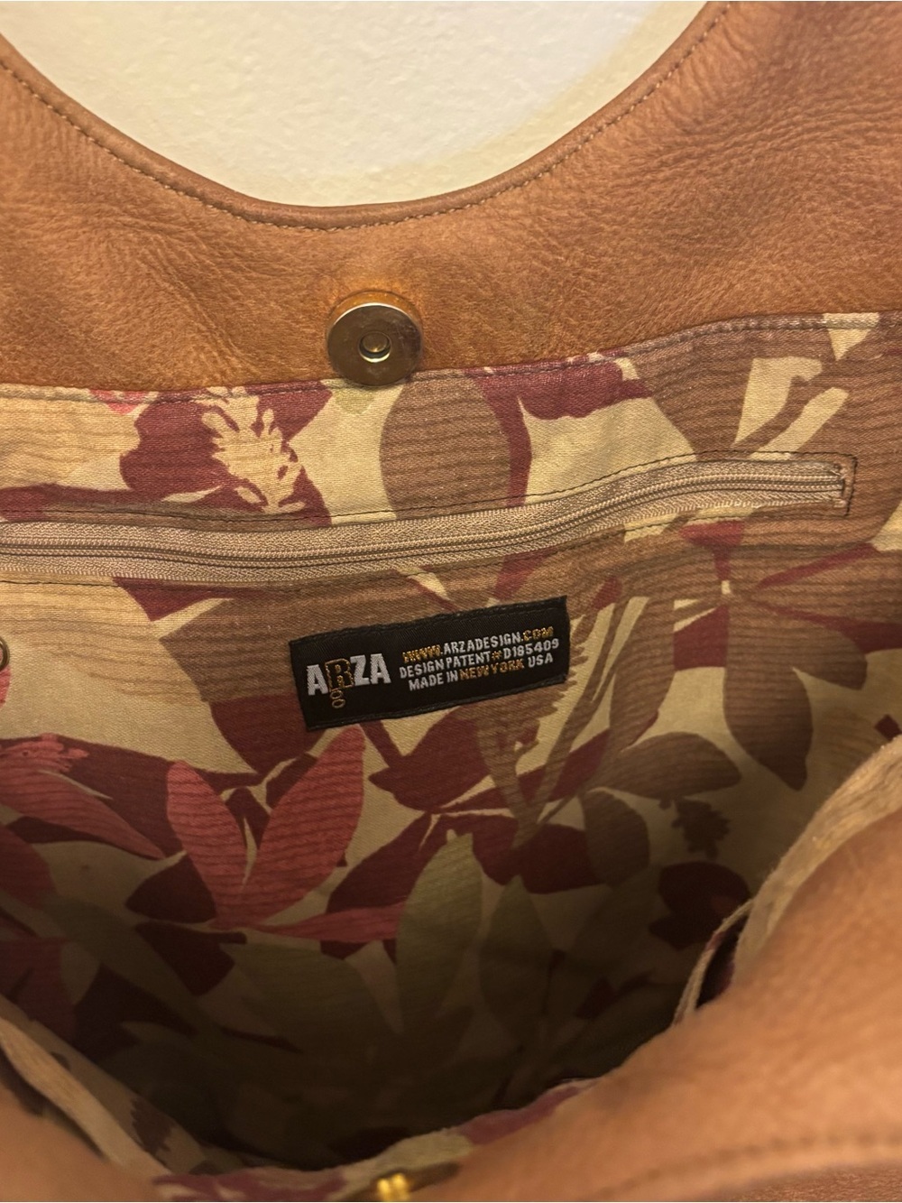 ARZA NEW YOR LEATHER SHOULDER STYLE Audrey Large Messenger/Laptop Bag in Whiskey - Picture 10 of 11